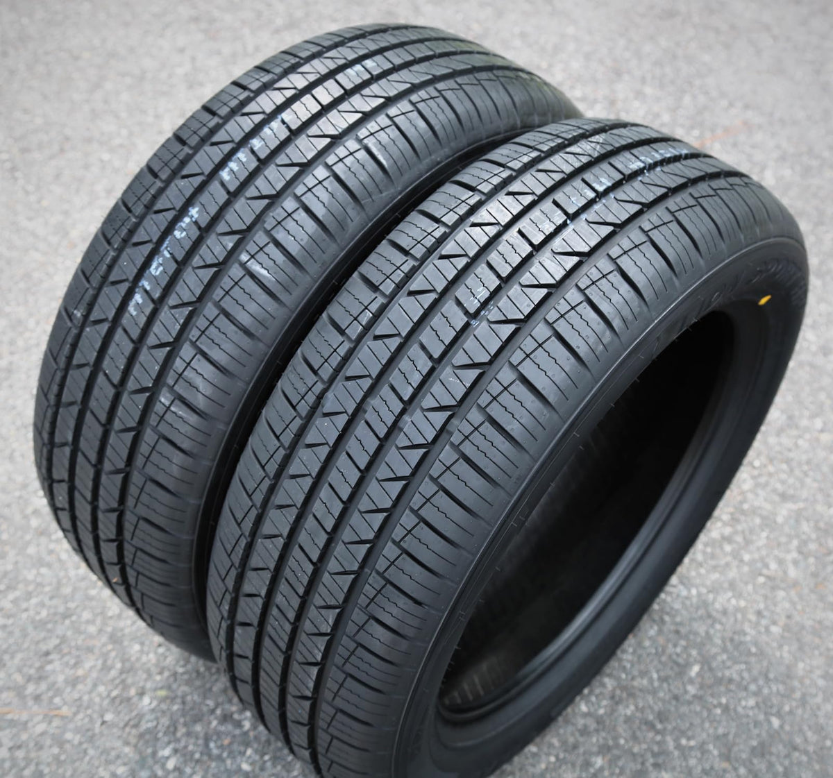 215/60R16 95H Tire W229